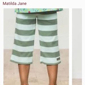Matilda Jane Blue/Olive Stripes “Stripes Win It Straightees” Girls Capris Size 8